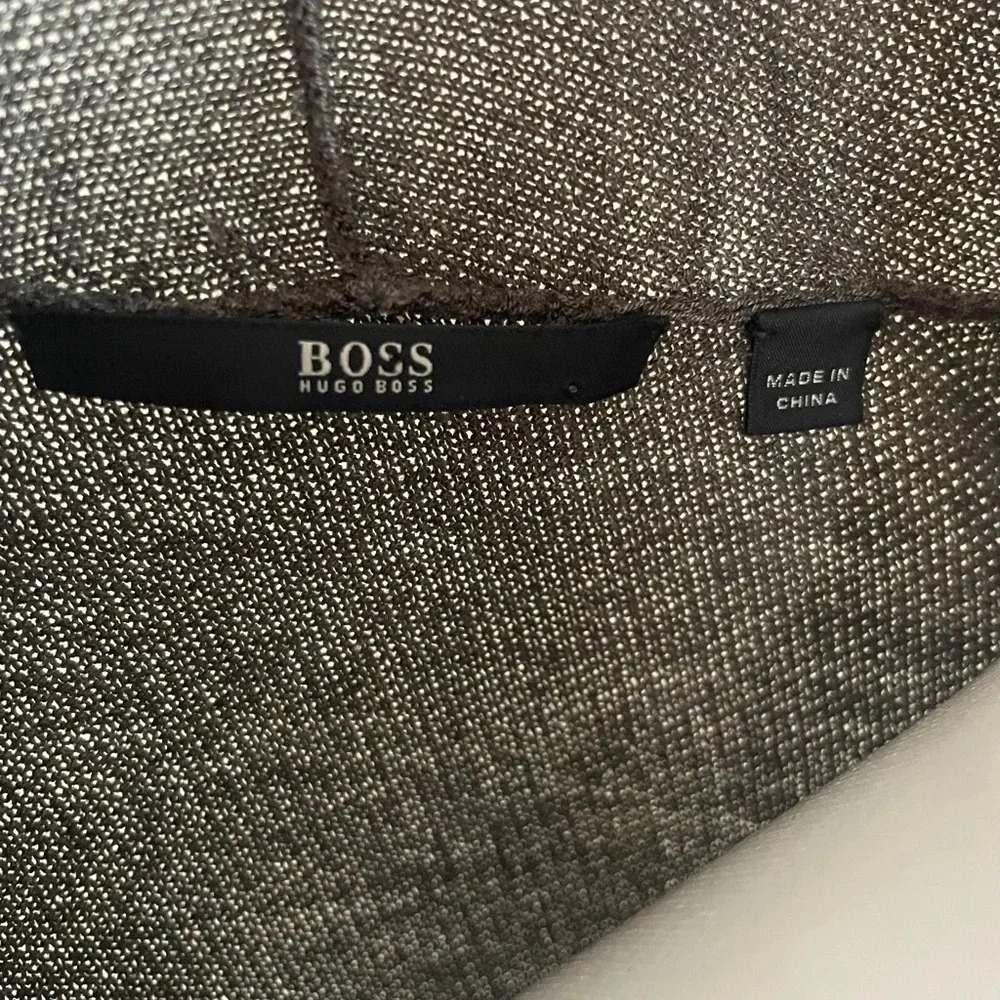 Hugo Boss Grey sleeveless sweater with front ruffle size Small - Picture 4 of 9